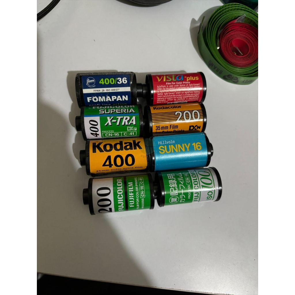 Roll film bekas/kosongan 35mm berbagai merek untuk dekorasi/pajangan