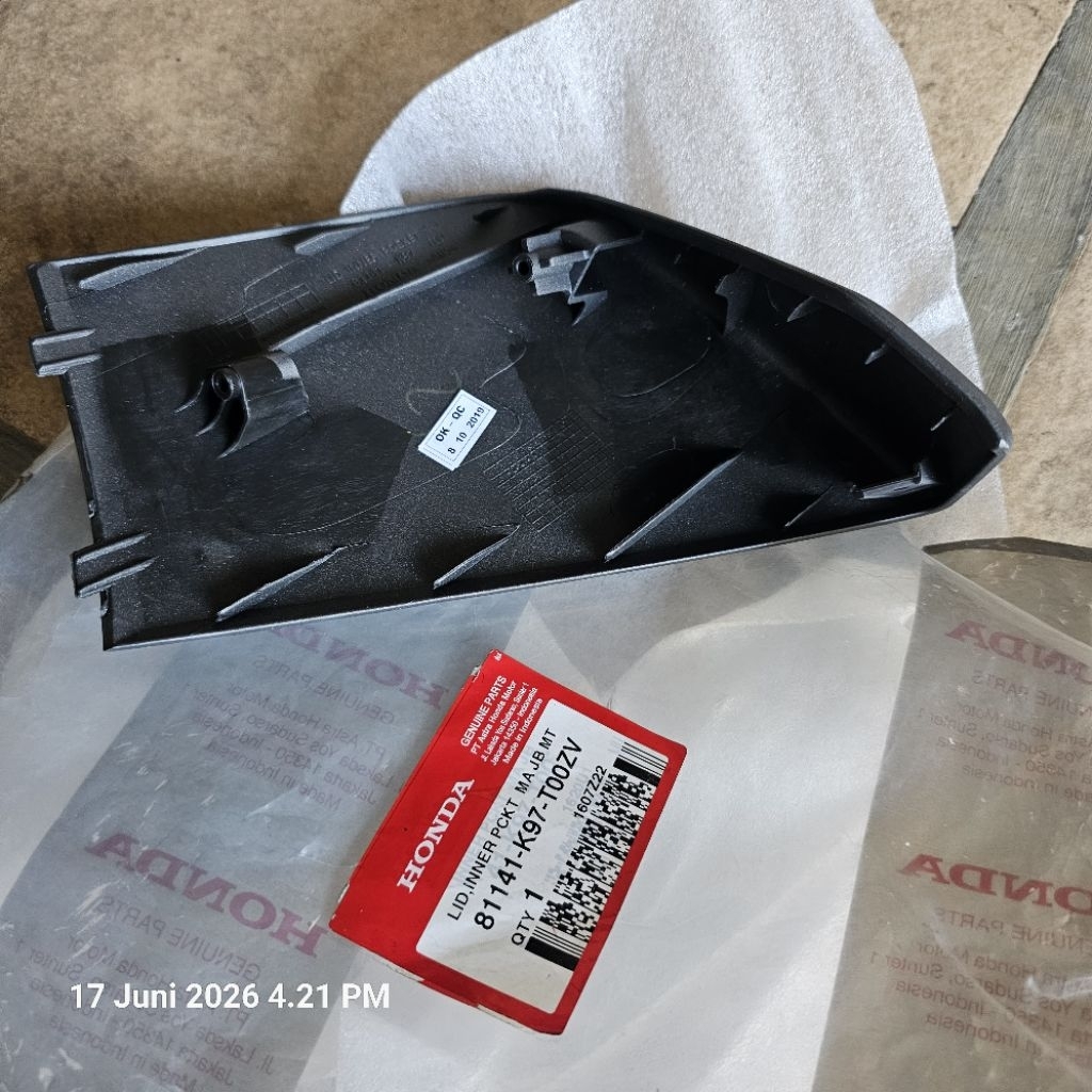 Cover Laci Honda PCX 150 K97. 81141-K97-T00ZV/ZM