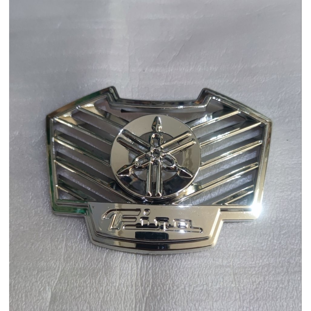 Emblem cover lampu belakang Fino karbu