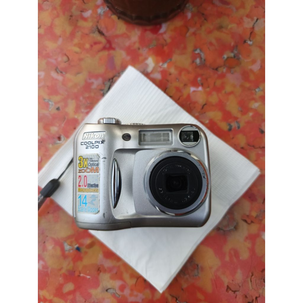 Digicam Nikon Coolpix 2100