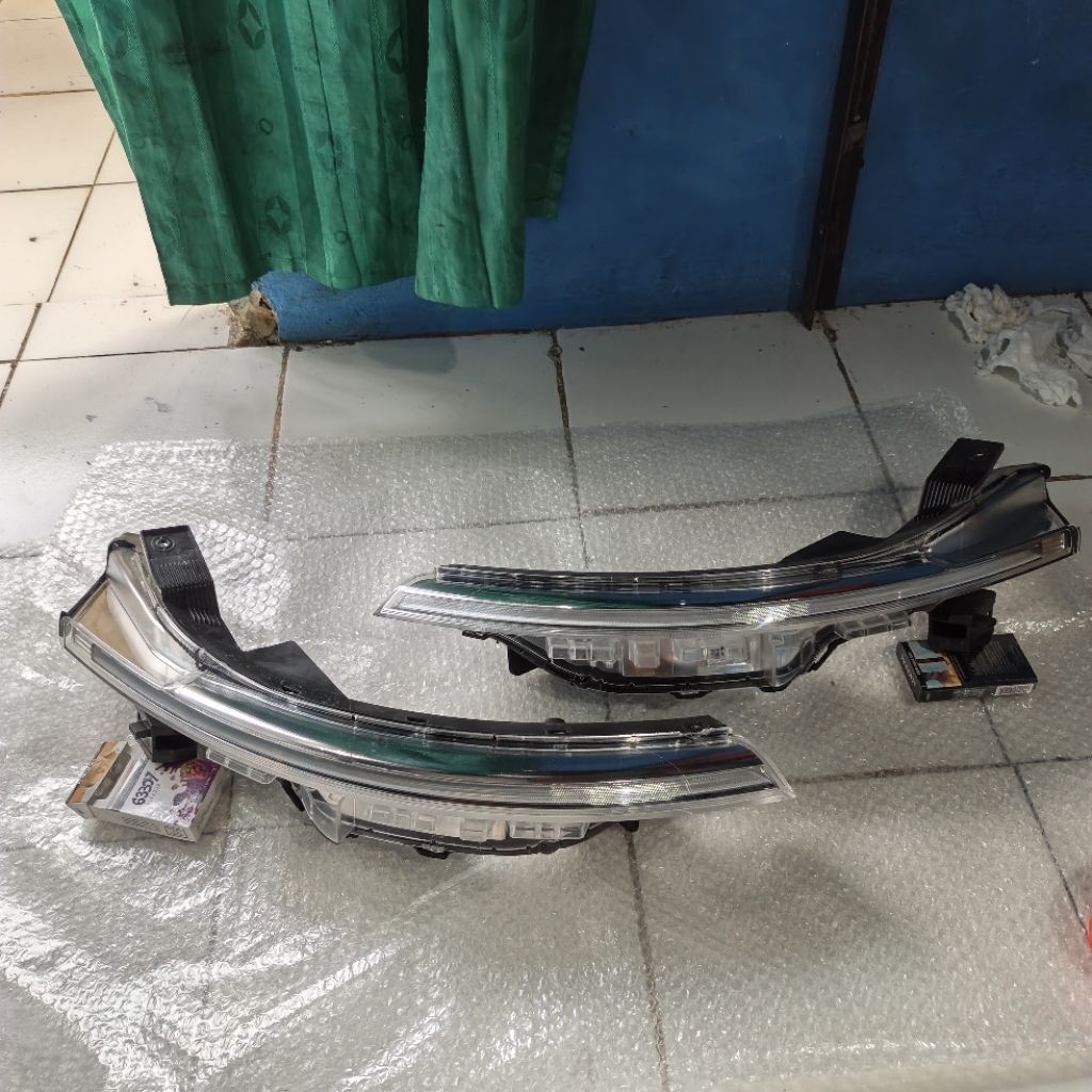 lampu depan DRL wuling almaz original