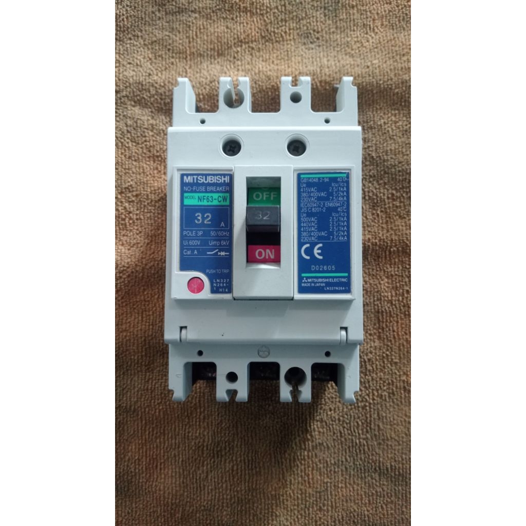 Breker / MCCB MITSUBISHI NF63-CW 3POL 32AMPER