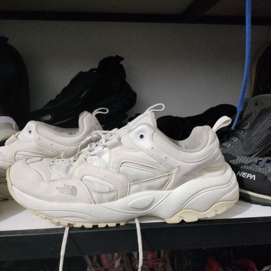 sepatu second original TNF 42.5/27.5