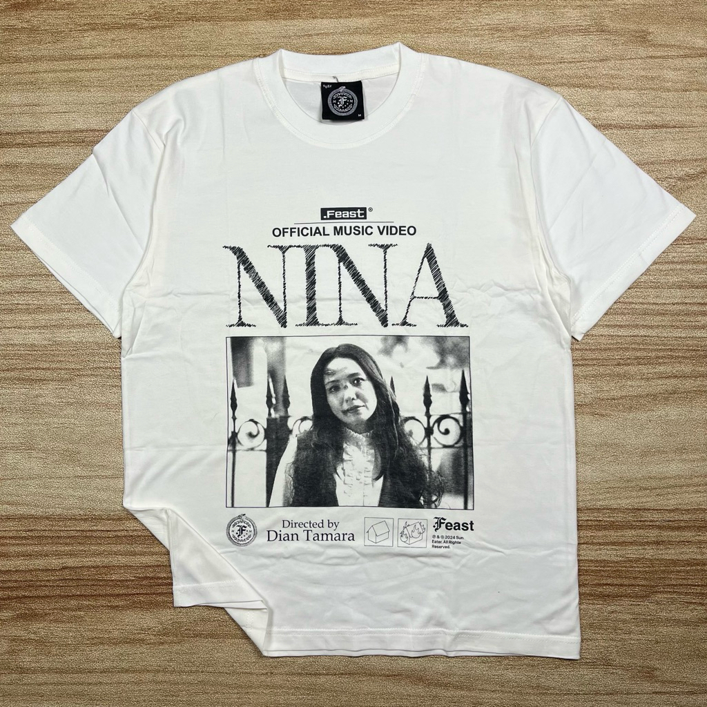 KAOS T-shirt Feast - Nina (white)