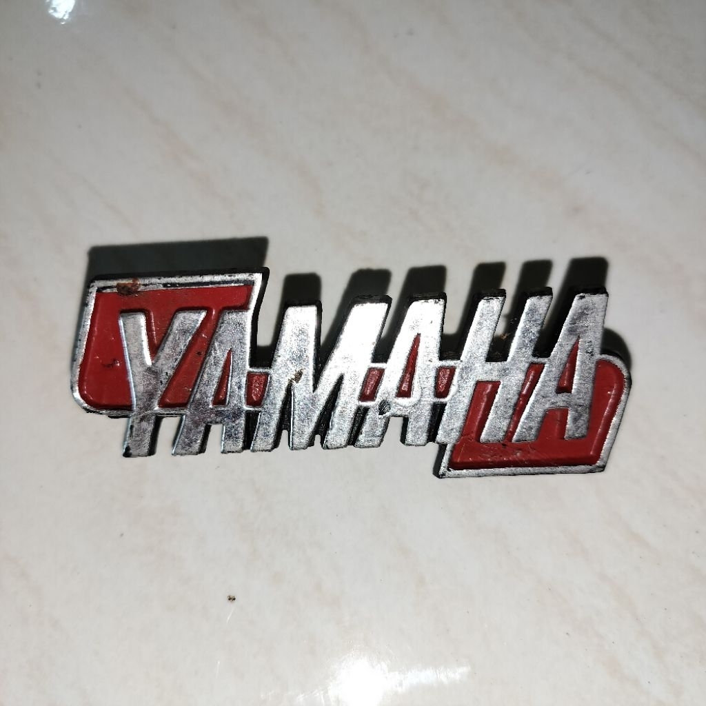 EMBLEM LOGO SIMBOL SAYAP TEBENG YAMAHA V75