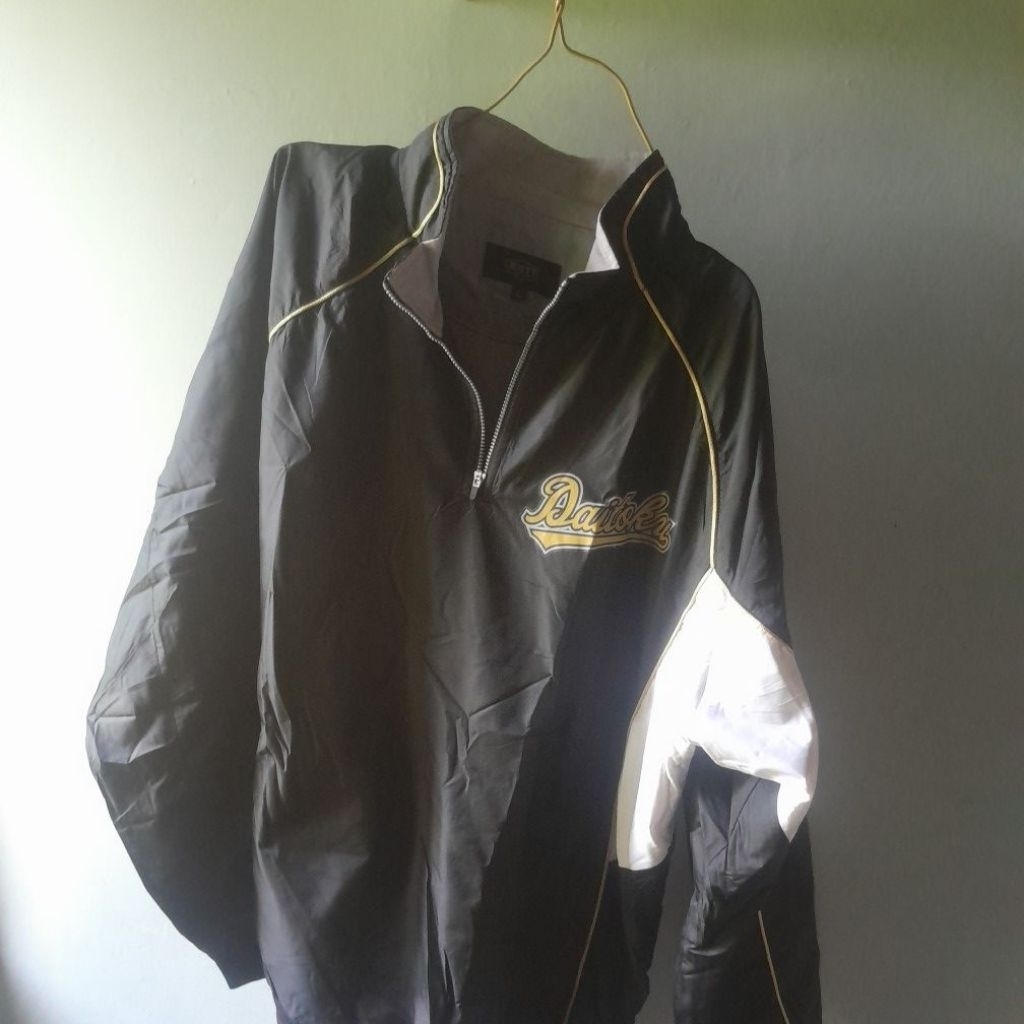 jaket windbreaker Zett