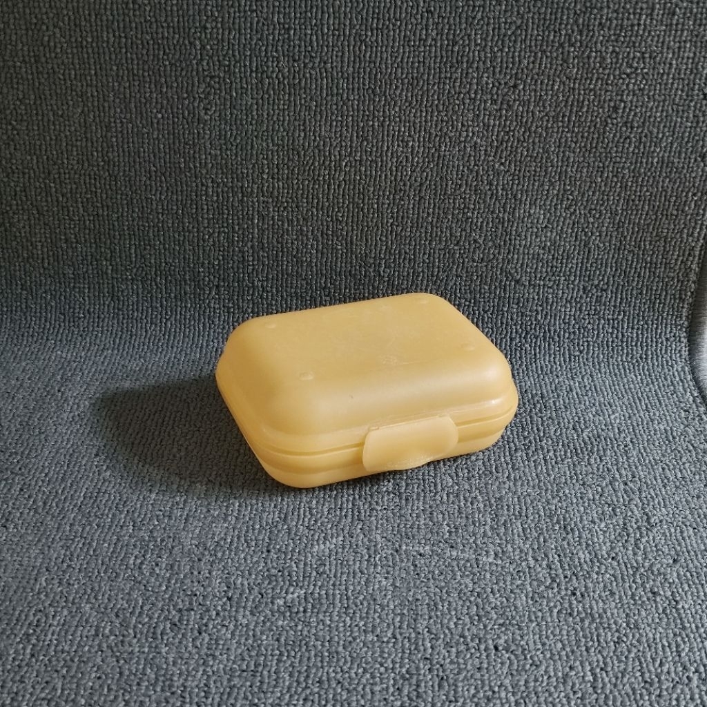 [DEFECT BERAT] Tempat Roti Lunch Box Kecil | Wadah Makanan Camilan Travel | Tempat Penyimpanan Bekal