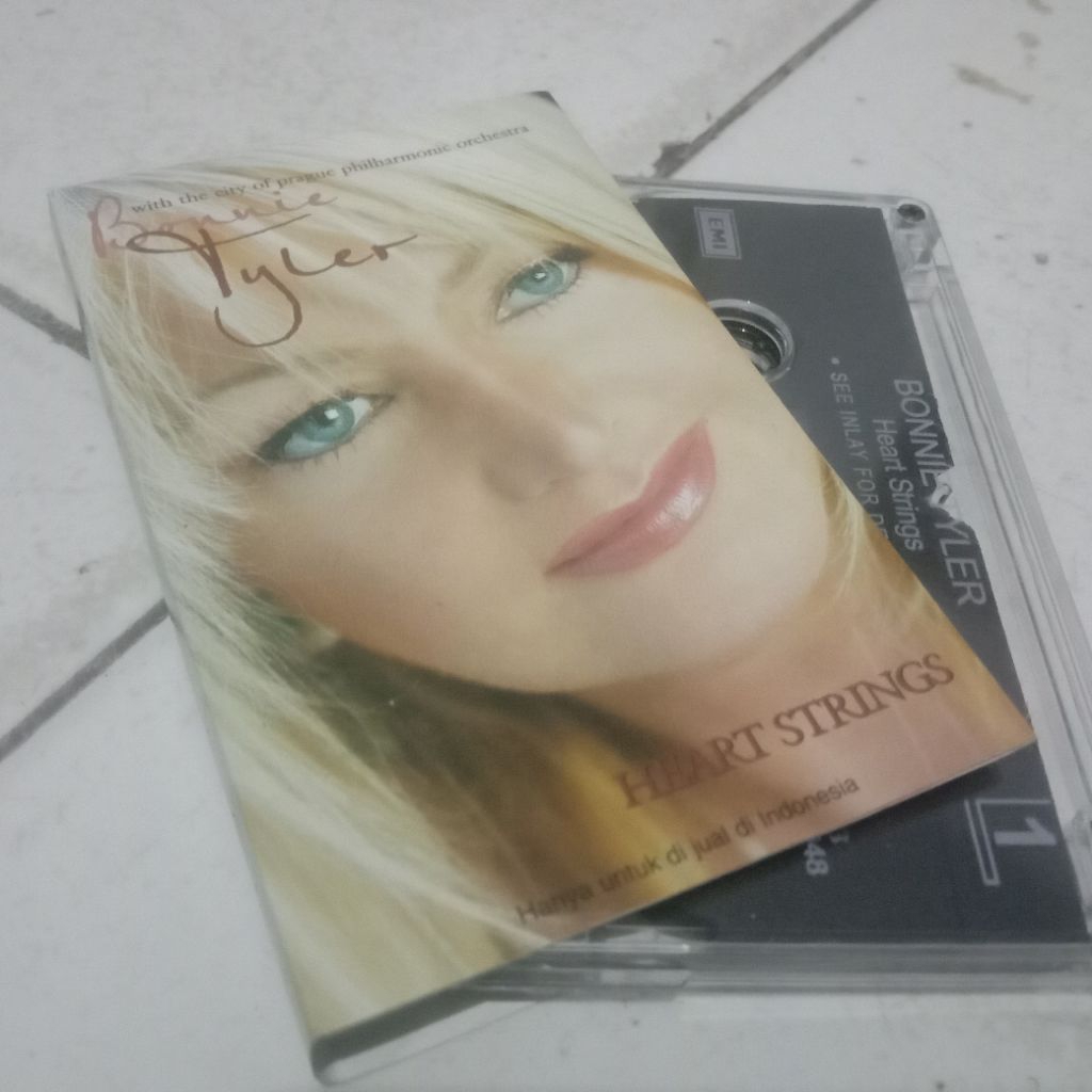 Kaset Pita Bonnie Tyler