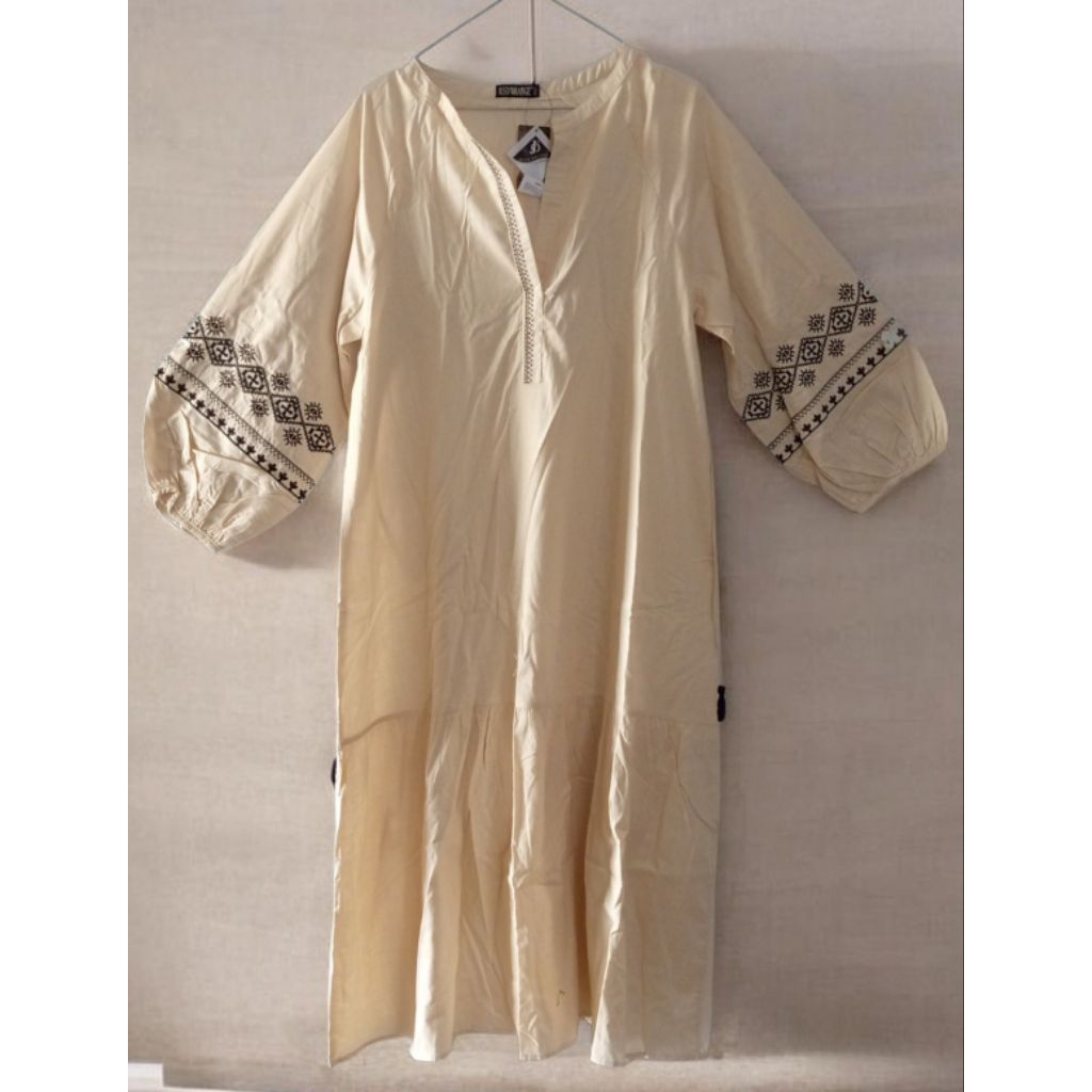 Jus d'orange gamis muslim santai warna putih tulang cocok untuk semua acara