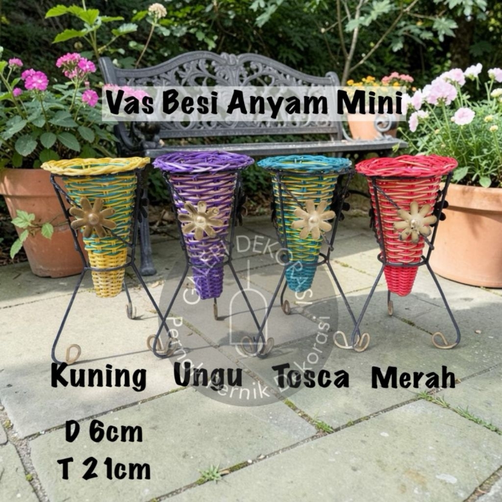 Dekorasi Taman Vas Bunga / Pot Bunga / Vas Anyam Kaki Besi /Pot Anyam Kaki Besi