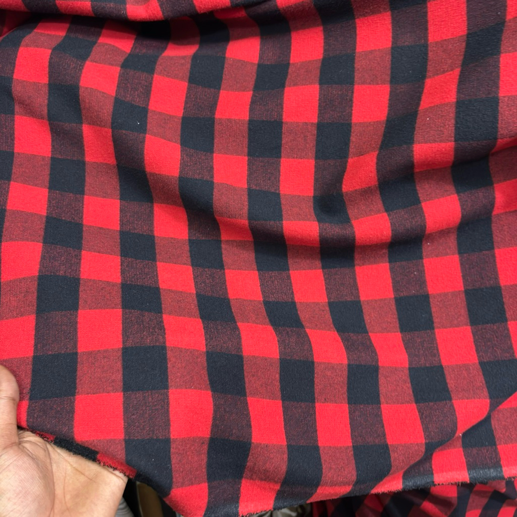 Kain Flanel Wool Motif Kotak Merah Hitam / Buffalo Plaid Bahan Lembut & Tebal (Harga 0,5 meter)