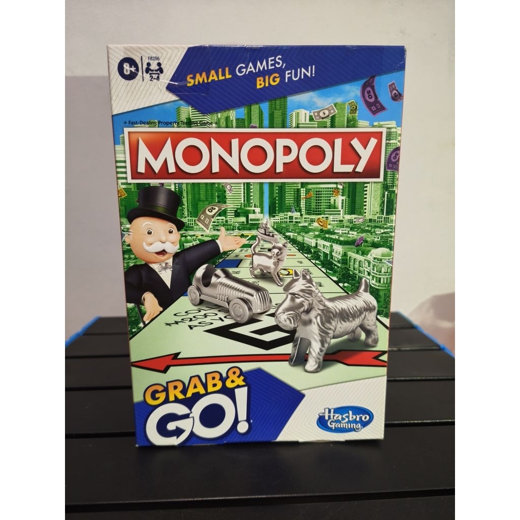 Monopoly Grab&Go Board game