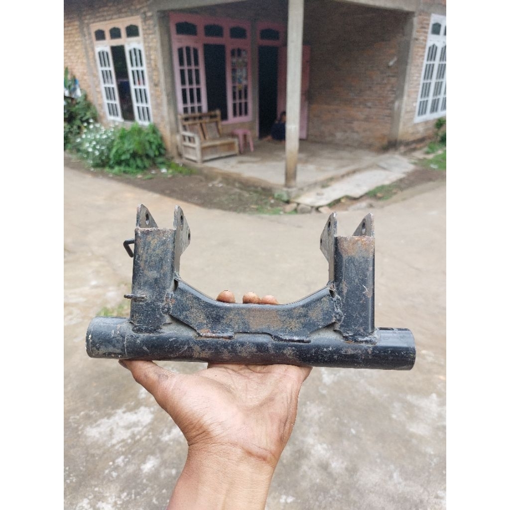 Breket Engine Mounting Yamaha Lexi Aerox Nmax Original