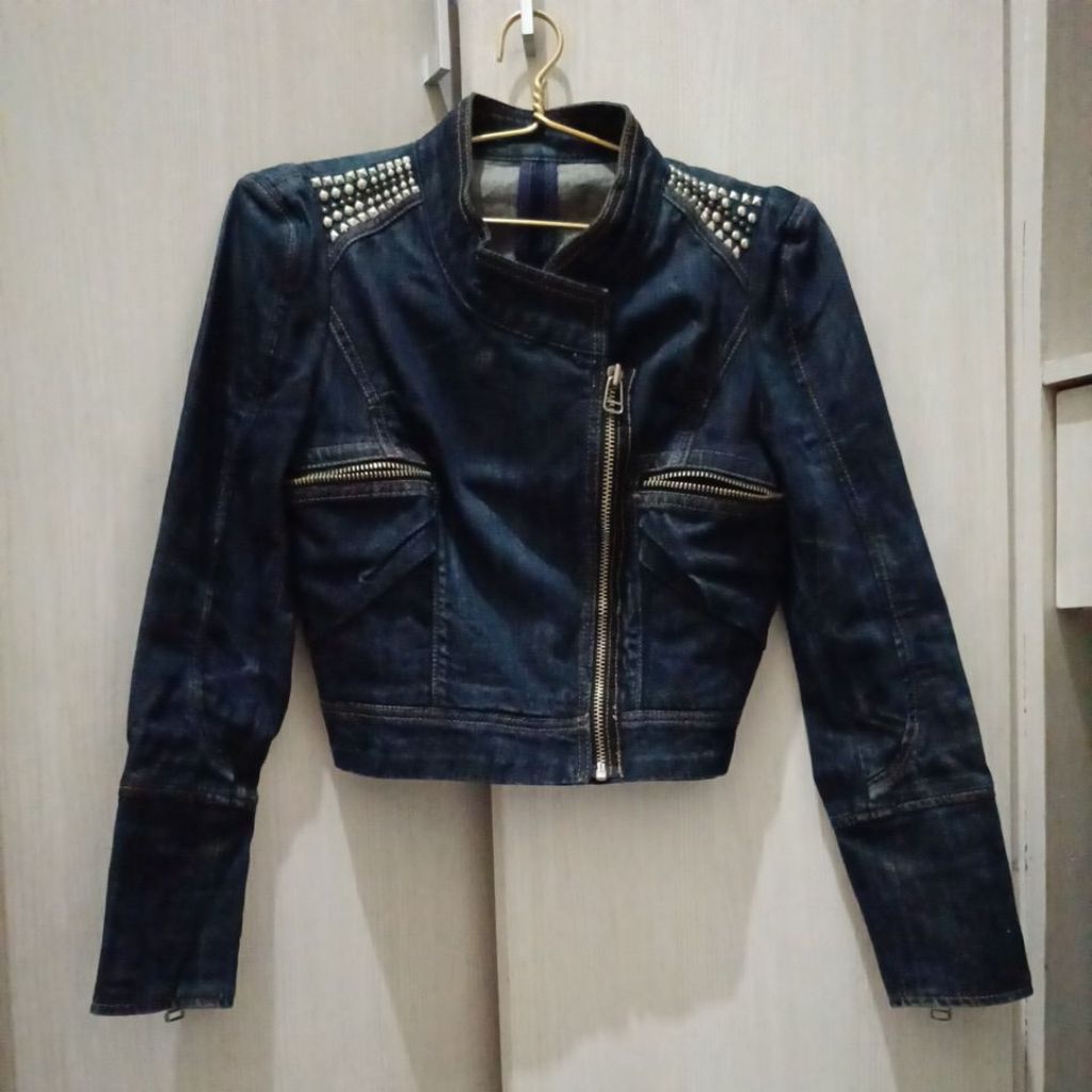 Jaket Jeans Model Ramones Warna Pekat / Jaket Denim Cewek Keren