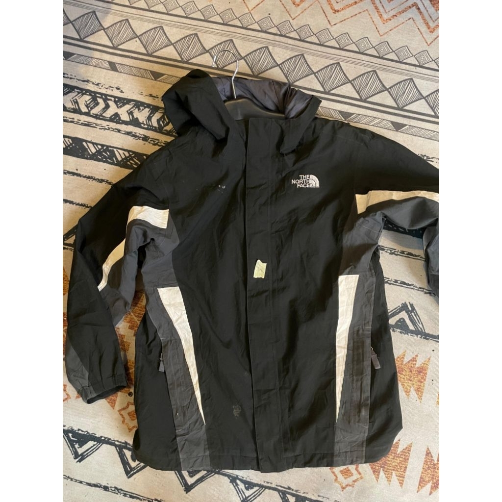 BSW JAKET TNF HITAM