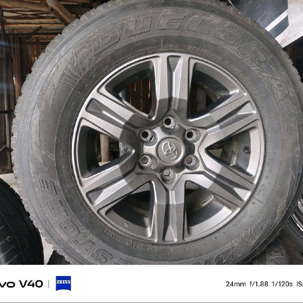 Velg Oem Toyota Hilux R17 + Ban Bridgestone Dueler AT 265/65 R17 tahun 2023