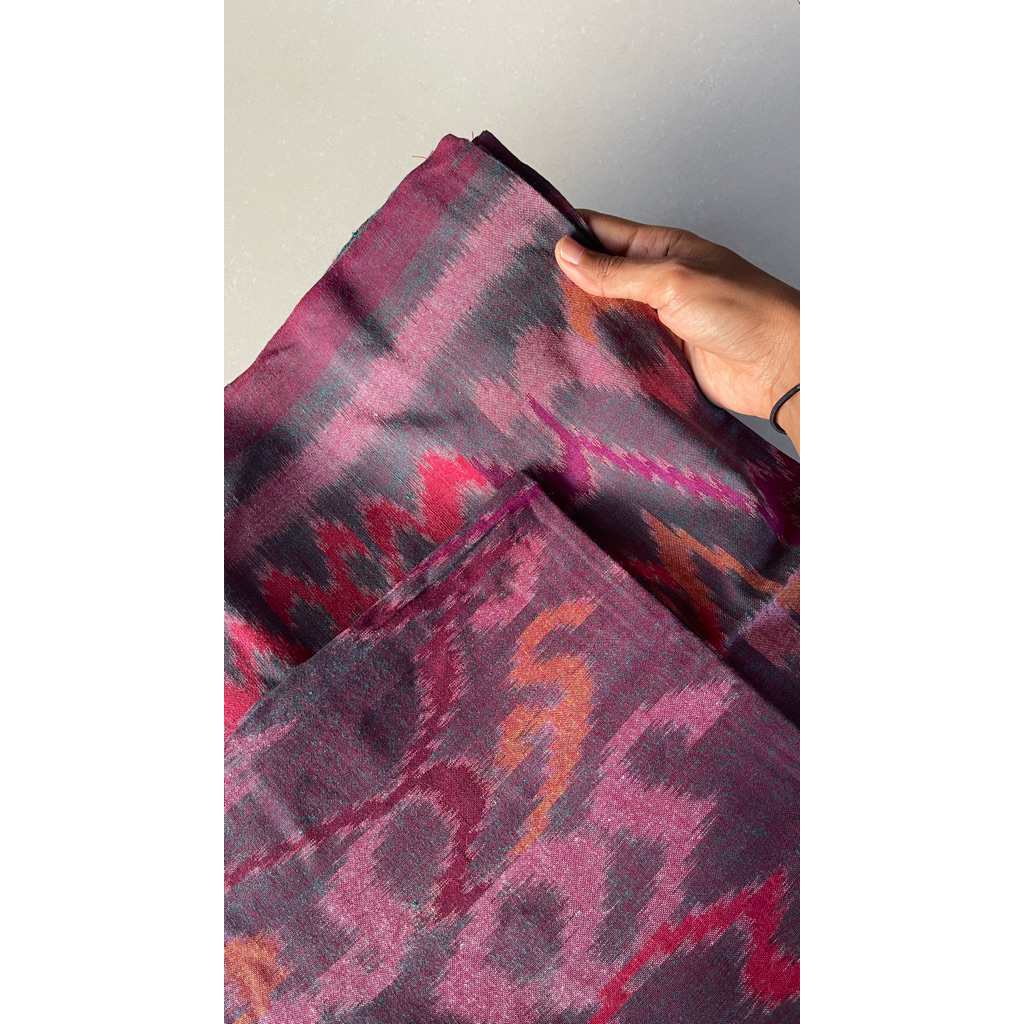 Ungu Maroon | Tenun Endek Seroja