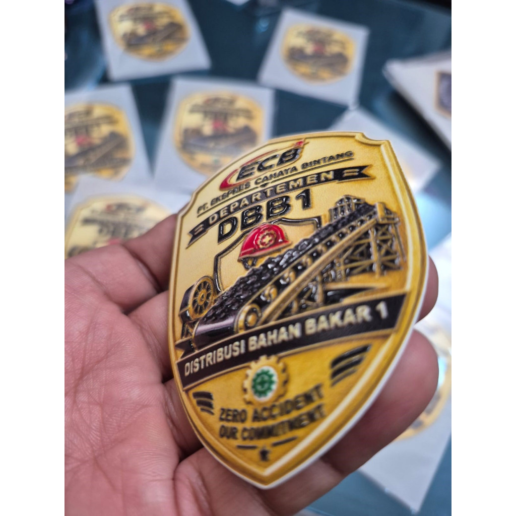 Pabrik label patch custom desain bebas harga murah sistimlaser print UV laminasi desain 3D bahan rub
