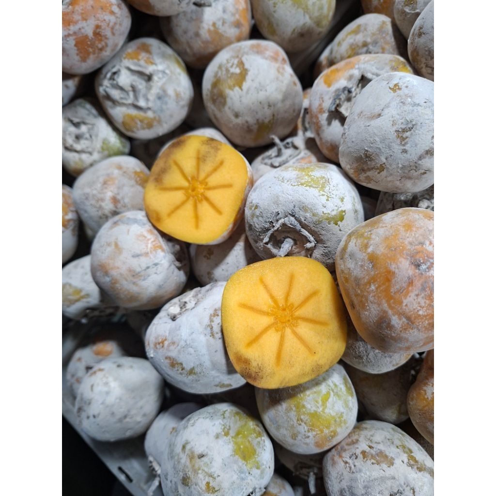 Buah Kesemek 1 Kg
