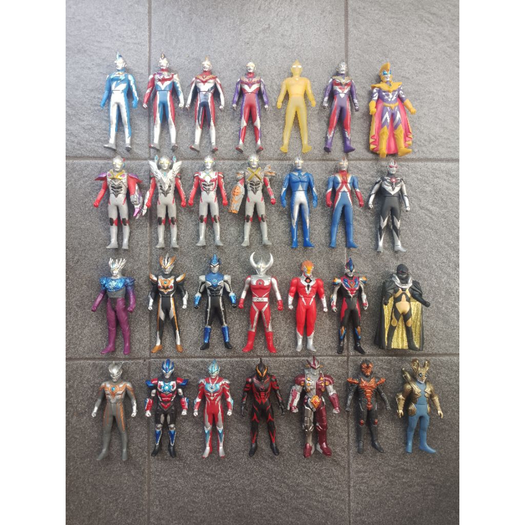 ultraman dan monster bandai