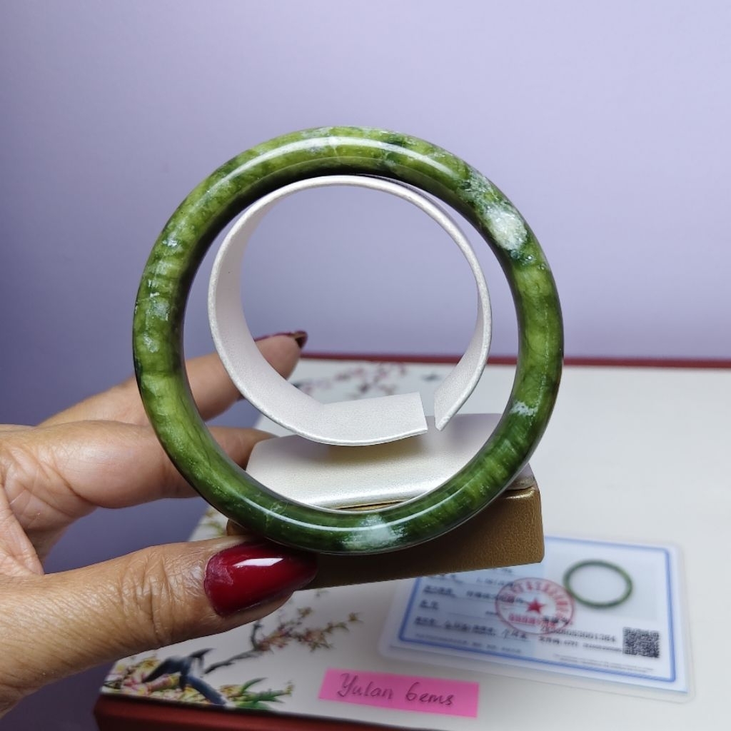 Bangle Xiuyu Hijau Corak Uk 62,4 mm Alami sertifikat