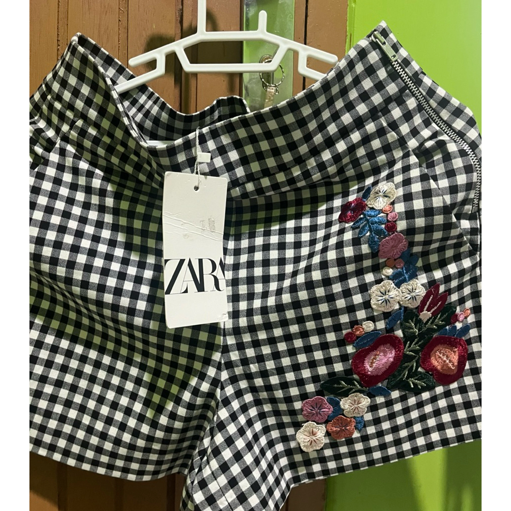celana pendek zara