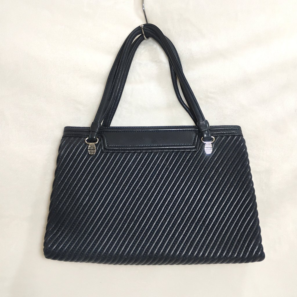[PRELOVED] Tas kulit kulas Kondisi B4gus Pesta Wanita tas tangan hand bag Behel Warna Hitam