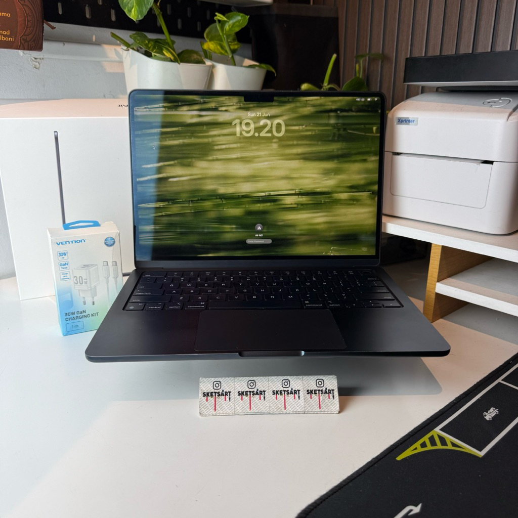 MacBook Air M2 8/256gb Midnight Battery Health 83%