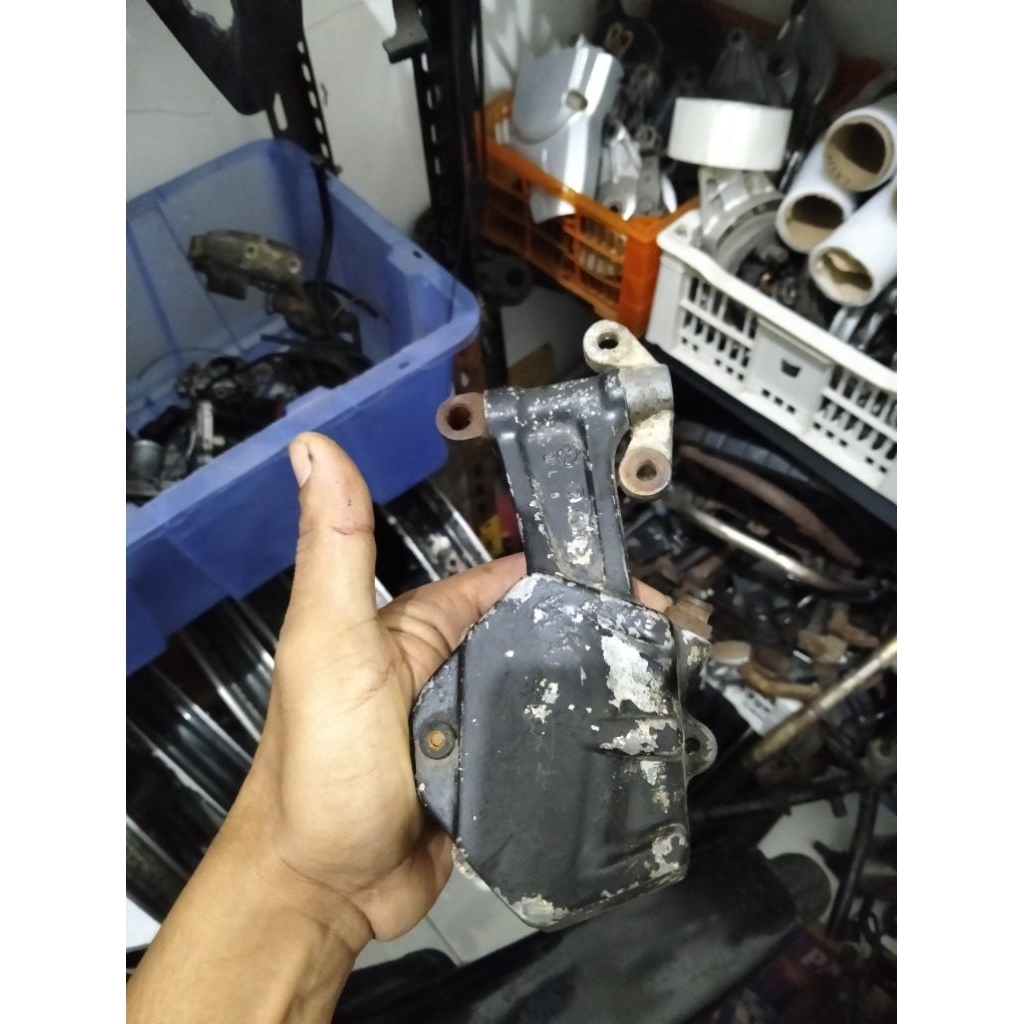 kaliper depan RX 100