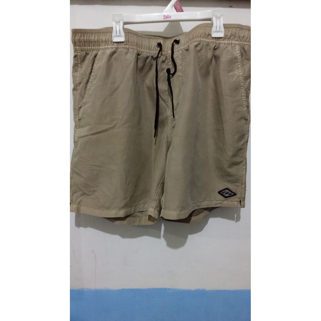 Celana Pendek Billabong Recycler