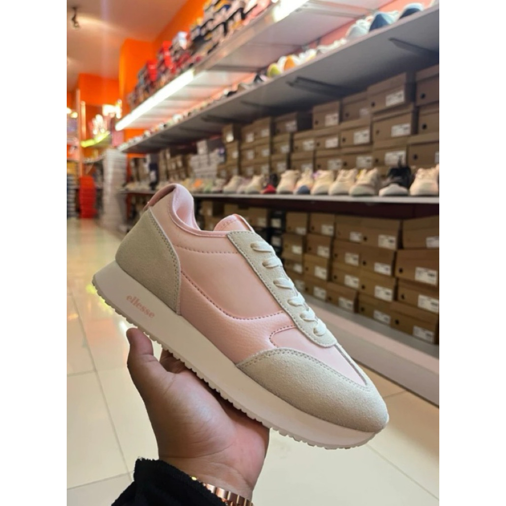 Sepatu Ellesse Avery “Pink”
