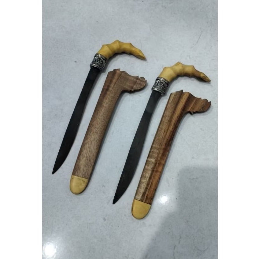 Kawali Gecong Malela Gagang Unik