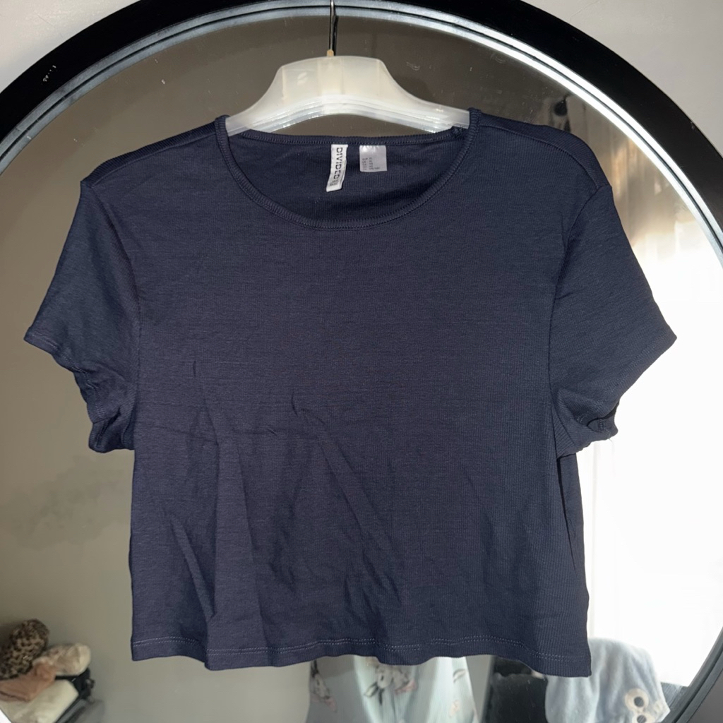 T-shirt rib kaos H&M Divided navy crop top