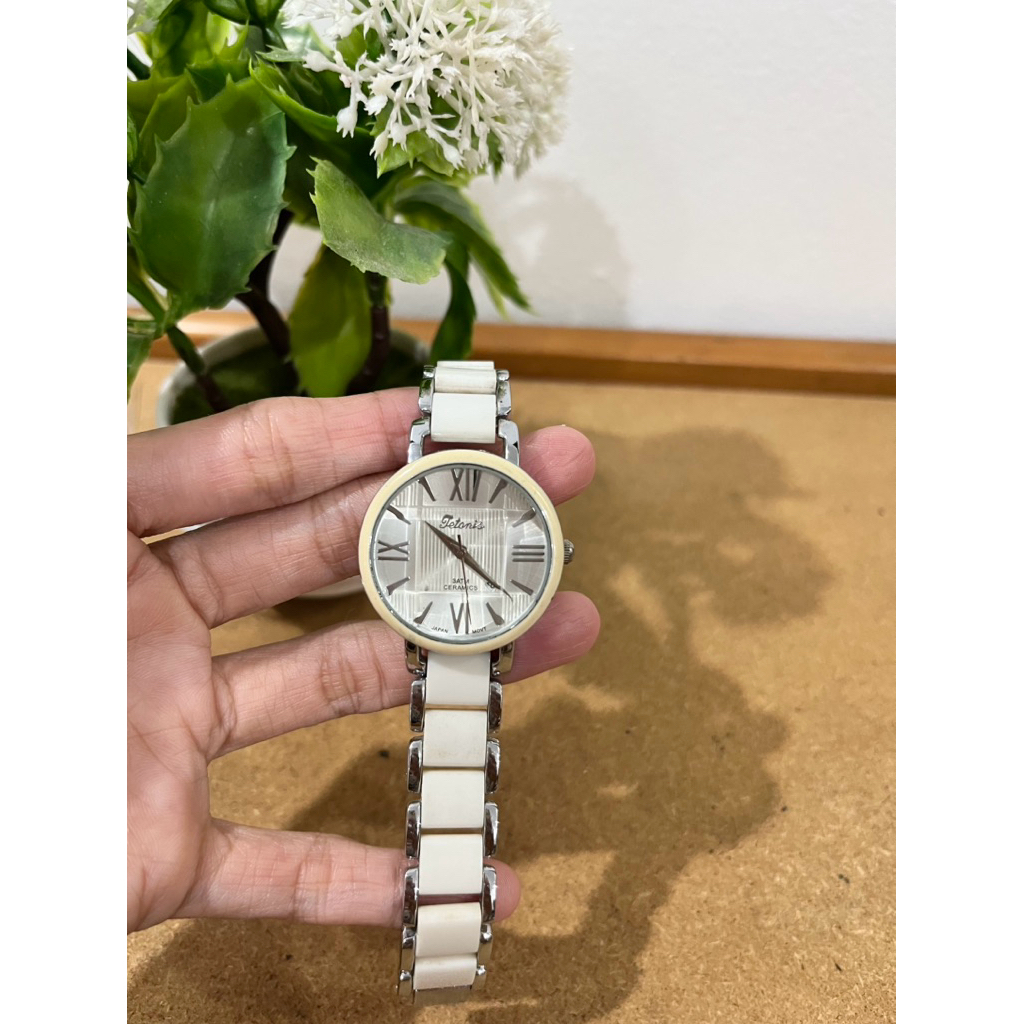 Preloved jam tetonis