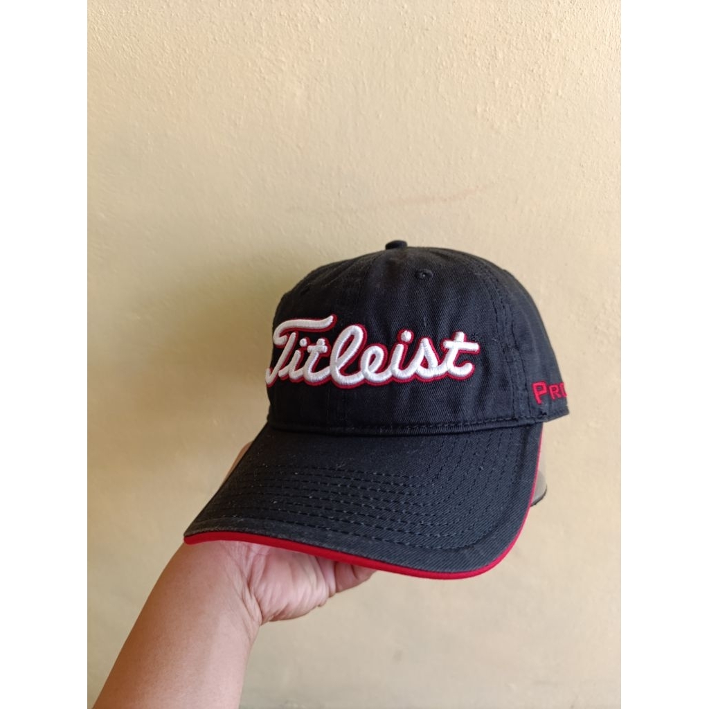 topi golf pria titleist ori bordiir embos second like new