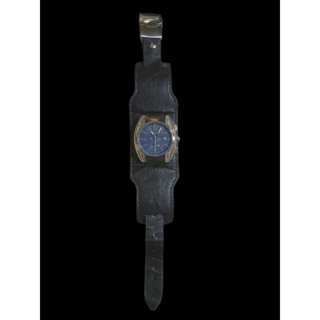 Jam bvl automatic model unik dan bagus perlu servis