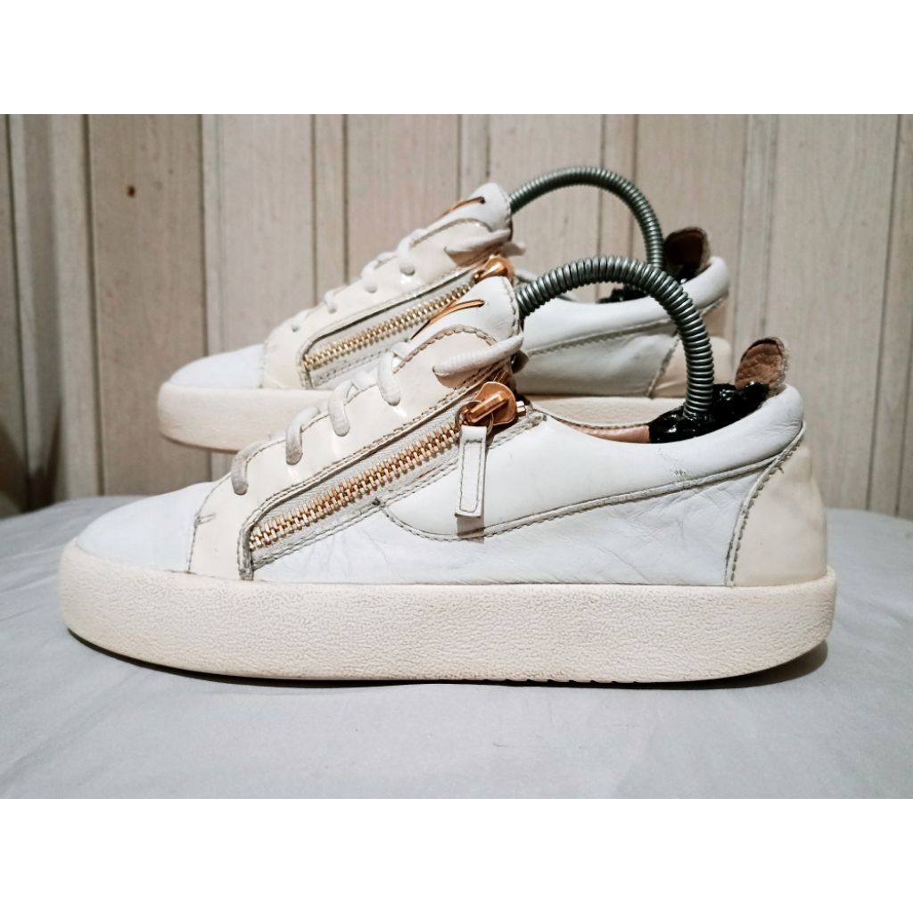 Sepatu Giuseppe Zanotti Frankie White Casual Sneakers