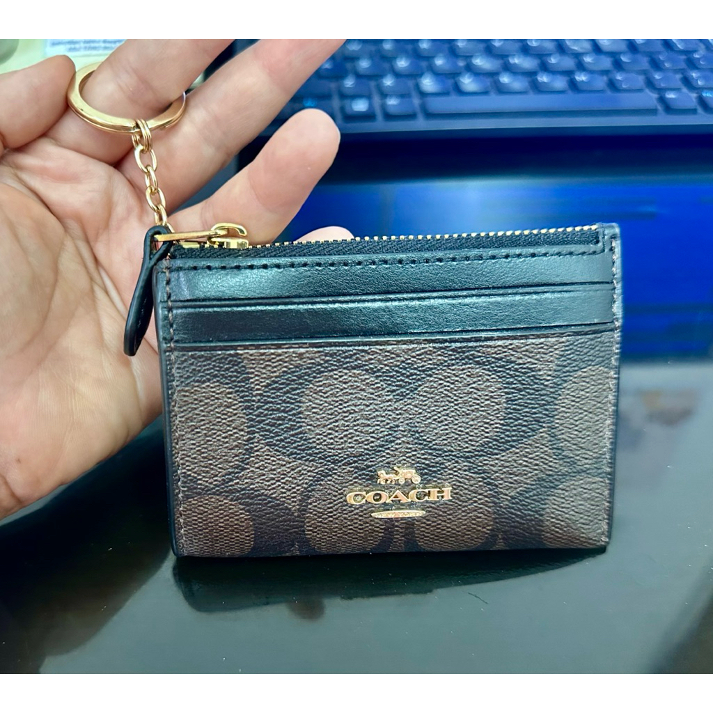 Card holder coach