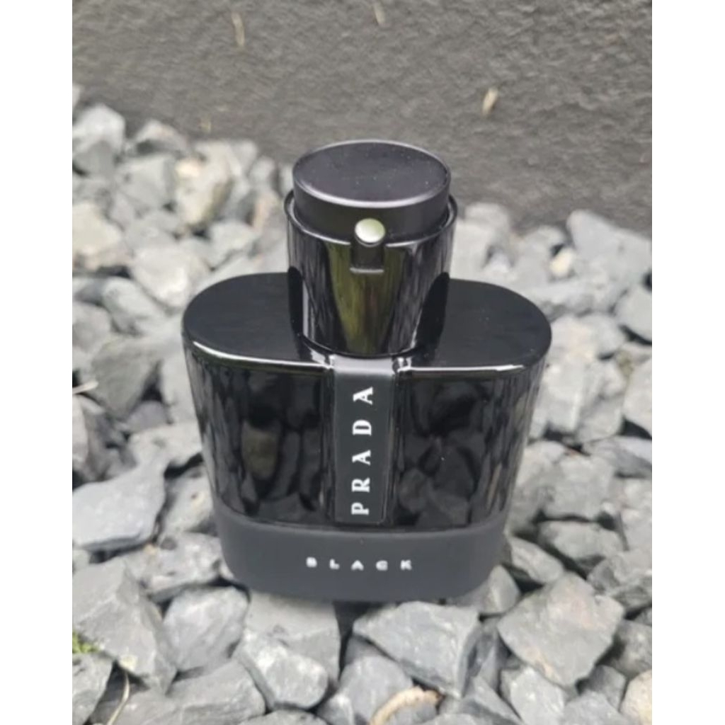 preloved parfum prada black