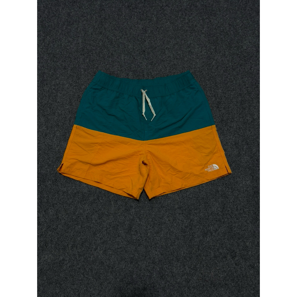 celana pendek the north face