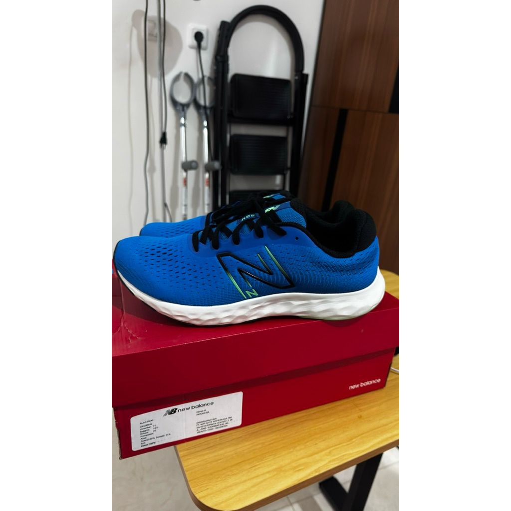 Sepatu Running New Balance 520 Size 45