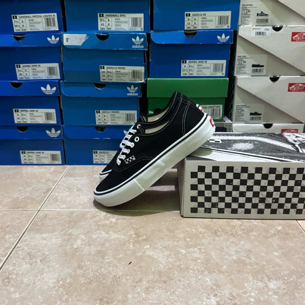 Vans skate authentic black white (Resmi PT NAVYA)