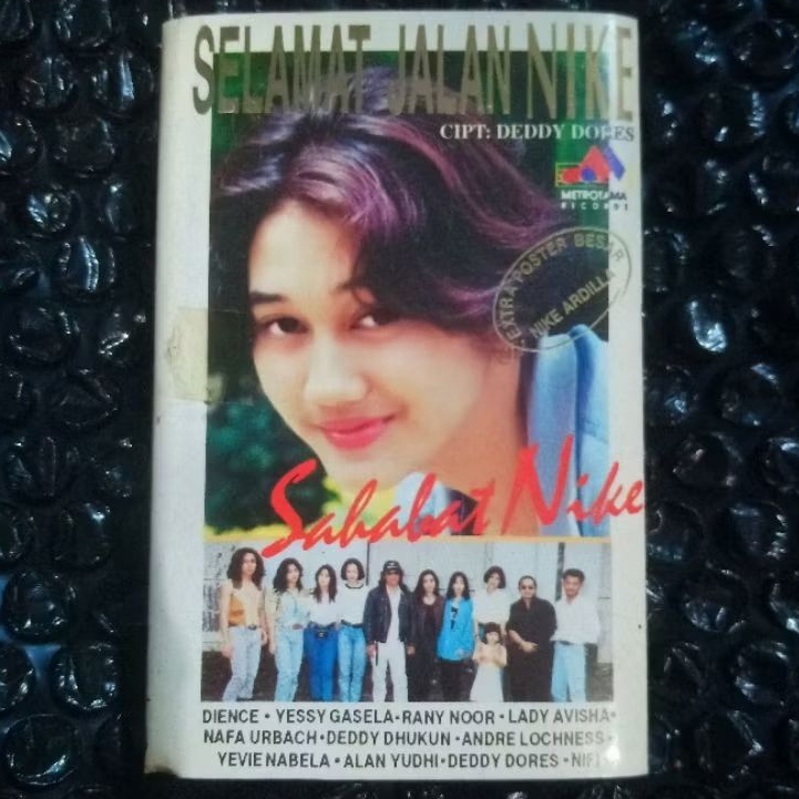 Kaset Selamat Jalan Nike (Cover Ada Coretan & Sedikit Isolatip) / Lady Avisha, Yevie Nabila, Lochnes