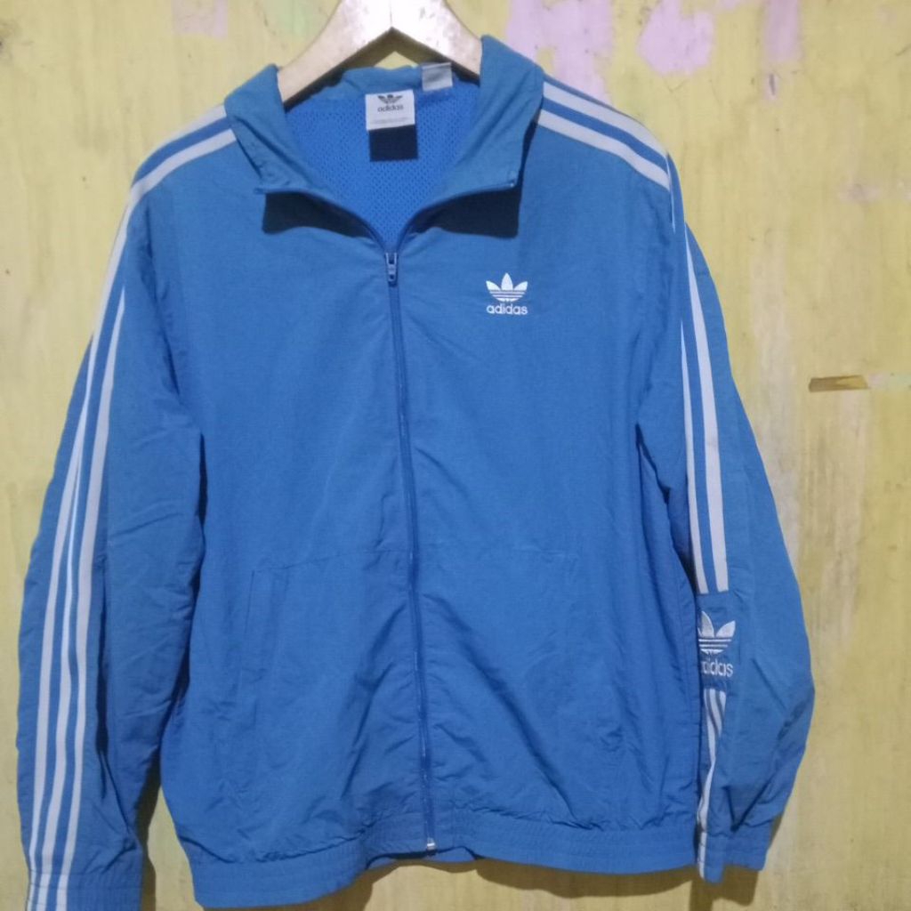Jaket Adidas Tracktop Unisex Biru Tua Ukuran M