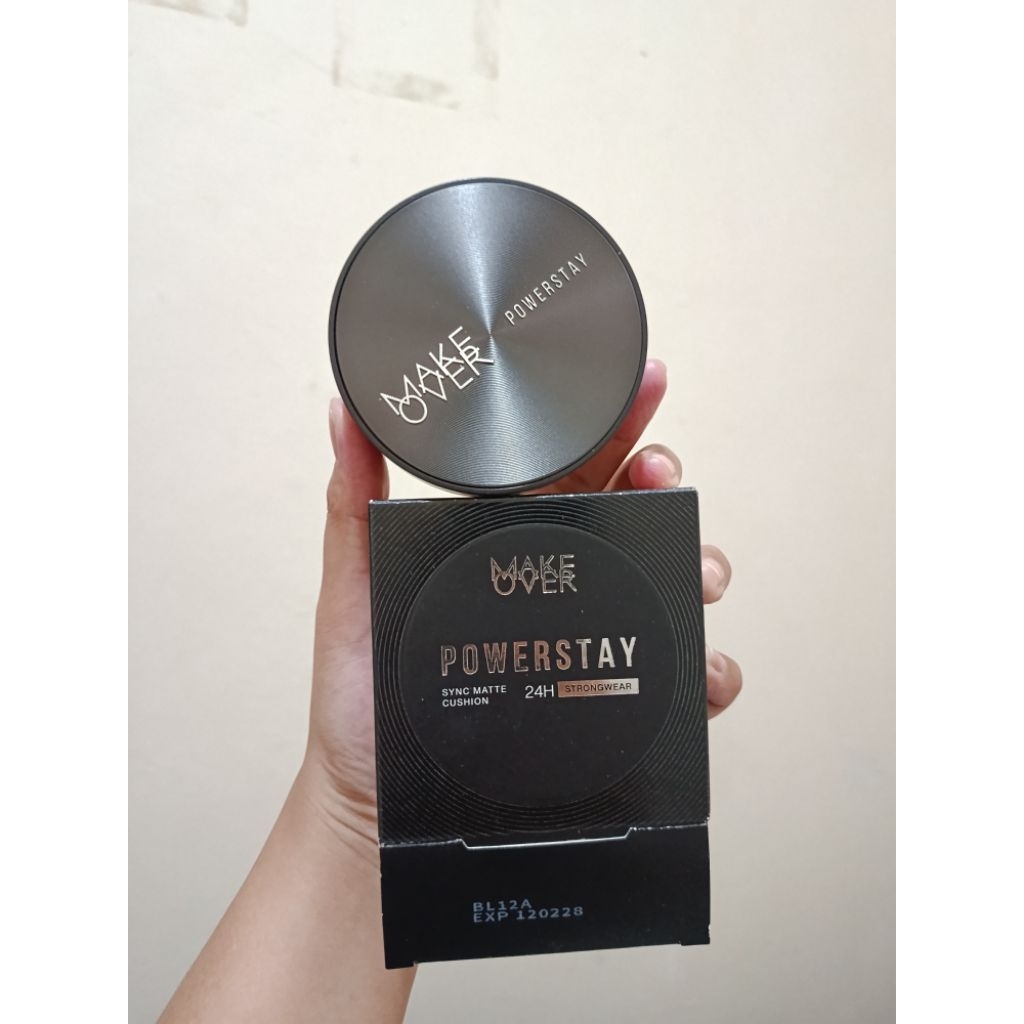 makeover powerstay cushion 33W