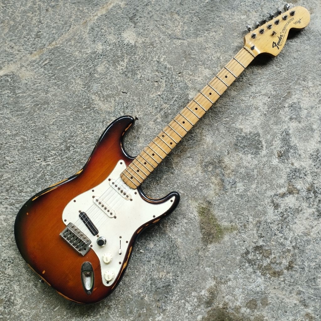 GITAR LISTRIK FENDER CUSTOME HQ MURAH SECOND