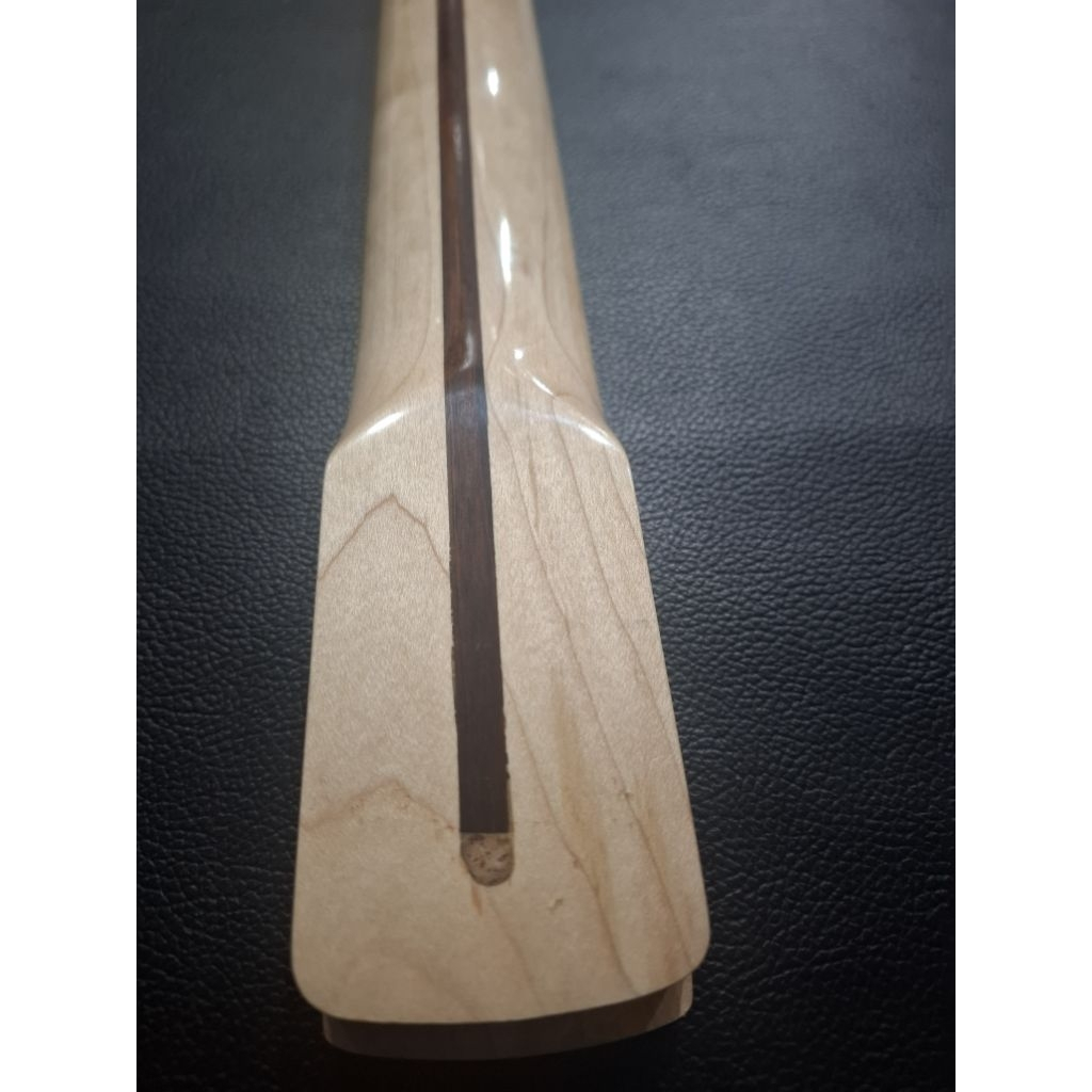 Neck Gitar Listrik model Fender Stratocaster