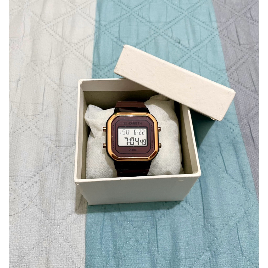 Jam Tangan Elizabeth Brown Preloved, Jam Tangan Digital, Jam Tangan Casual, Jam Tangan Wanita, Jam T