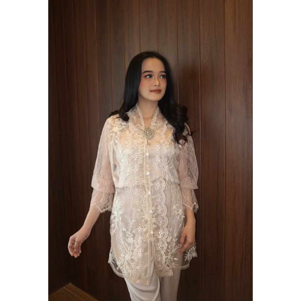 Nona Kebaya Alfateema