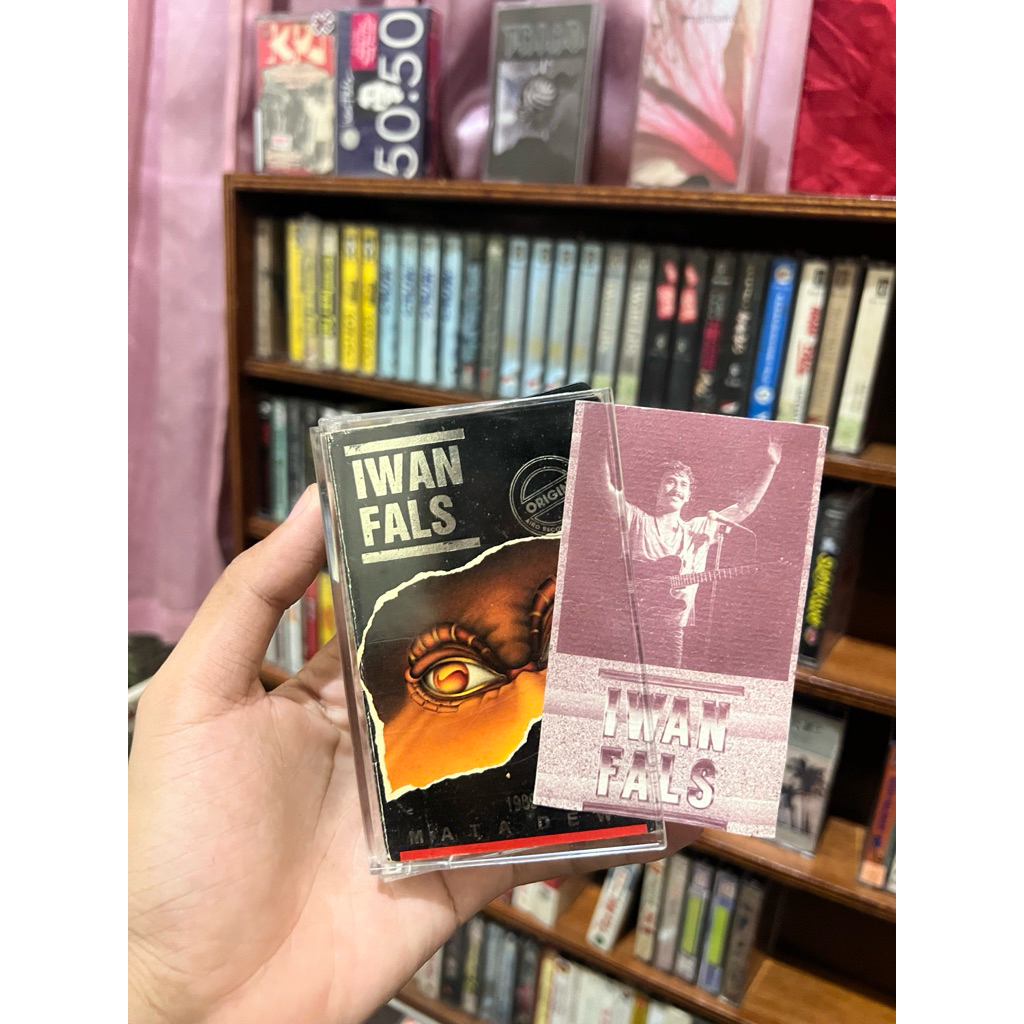 kaset pita iwan fals mata dewa + kartu ucapan